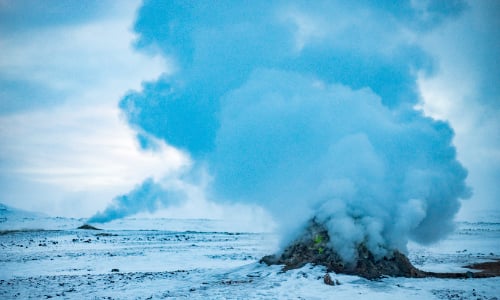 blue_geyser_iceland